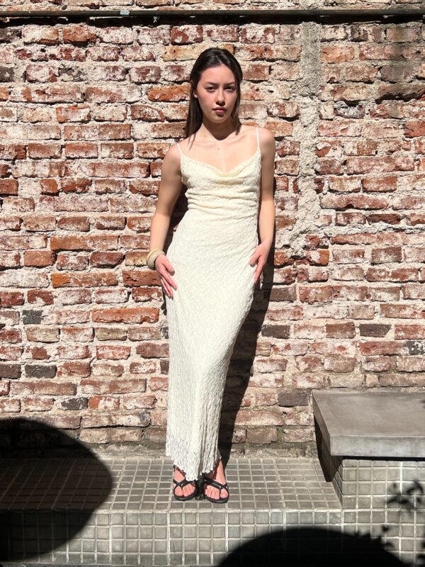 VESTIDO ENCAJE ABUCHONADO - Imagen 2