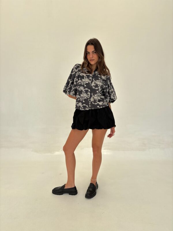 BLUSA BORDADA MANGAS GLOBO