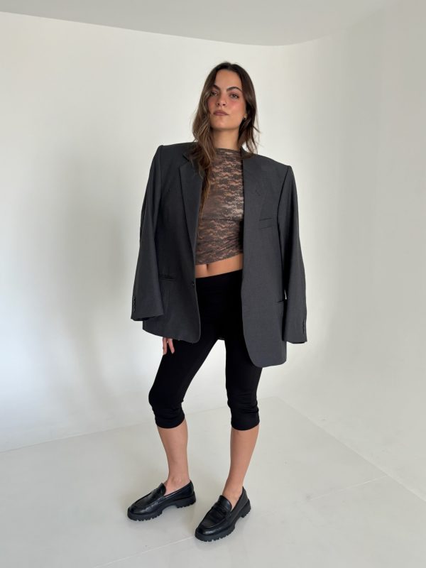 calza capri, calza negra, capri mujer, pantalón capri, calza ajustada