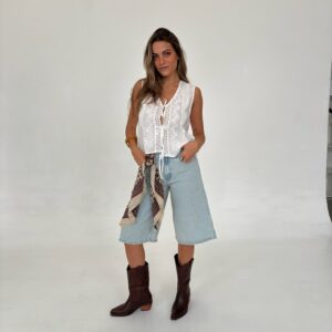 CHALECO CON PUNTILLA