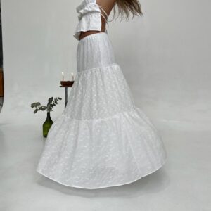 Maxi Falda Amapola de Broderie. Falda larga con volados, bordado calado de algodón, disponible en Blanco y Negro.