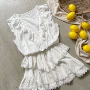 Blusa Zicatela Cropped Volados Puntilla Negro Blanco