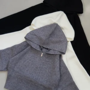 CAMPERA TEJIDA C/CAPUCHA